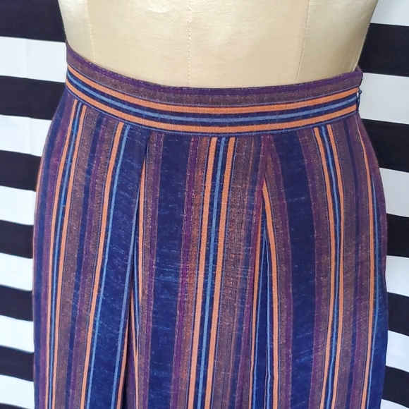 BCBGeneration Striped Pleated Skort - Picture 6 of 12